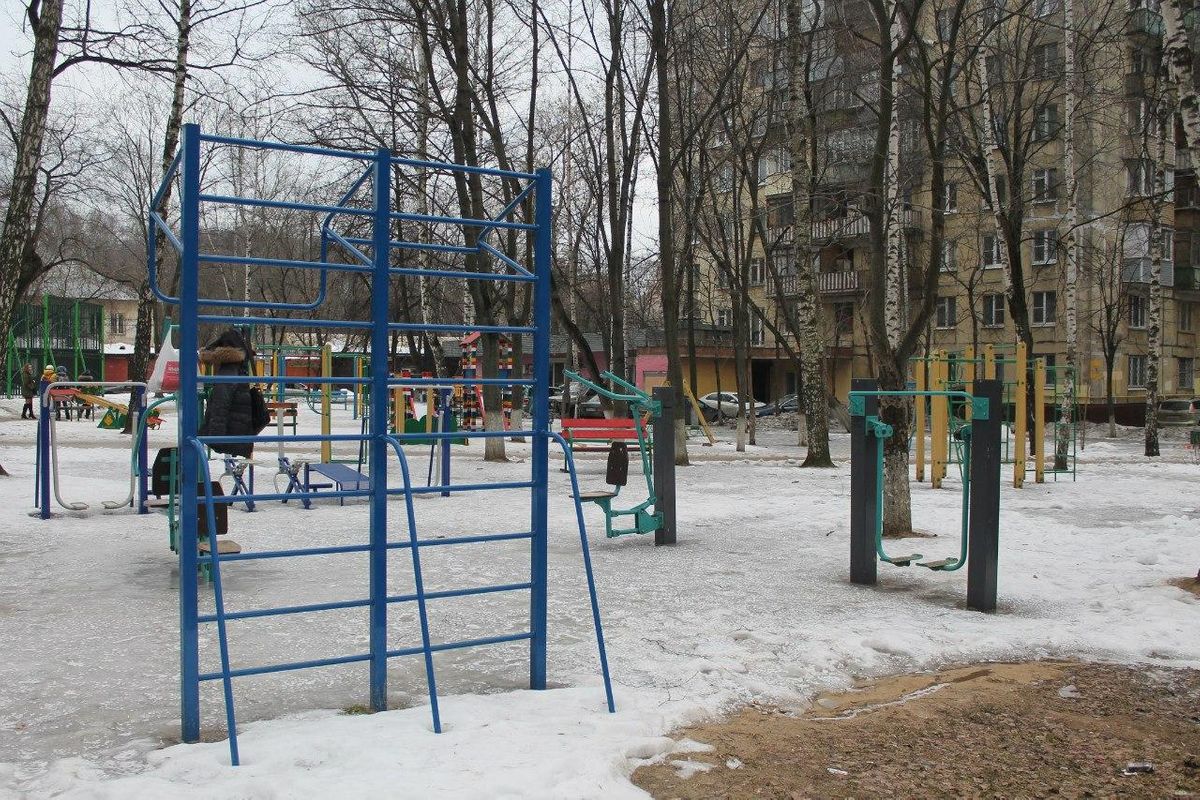 Calisthenics park in 5, улица Калинина, Подлипки, Королёв, городской округ Королёв, Московская область, Центральный федеральный округ, 141070, Россия
