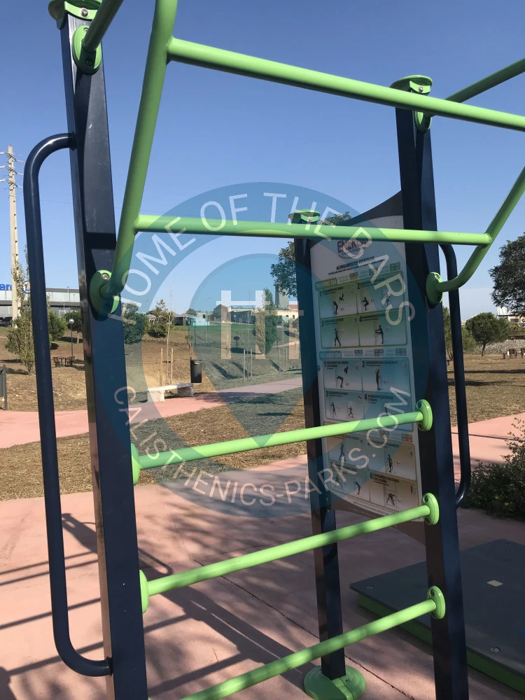 Outdoor Pull Up Bars - São Domingos de Rana - Outdoor Fitness Parque da Torre da Aguilha - Portugal - Spot