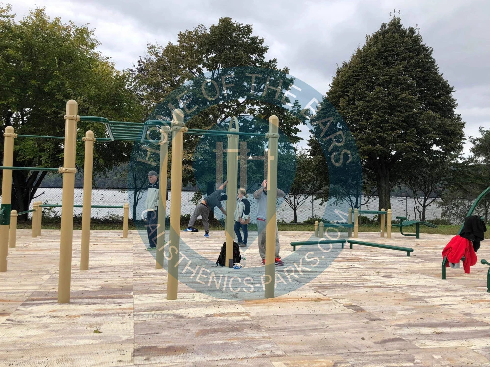 New York - Calisthenics Park - Tubby Hook - United States - Spot
