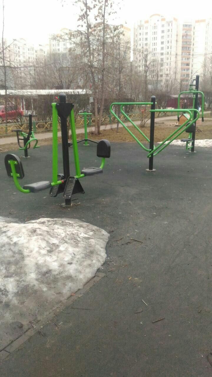 Calisthenics park in 25А, улица Побратимов, Красная горка, Люберцы, городской округ Люберцы, Московская область, Центральный федеральный округ, 140013, Россия