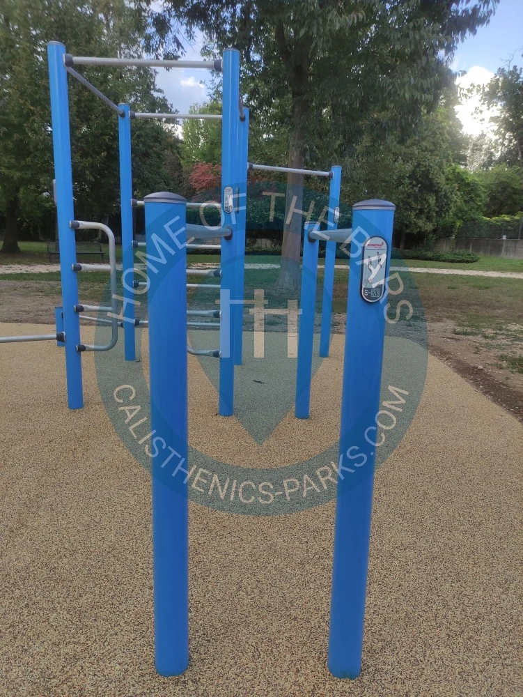 Calisthenics park in 
Address
                                    Viale Felice Cavallotti 10, 35124 Padua Padua, Italy
                            