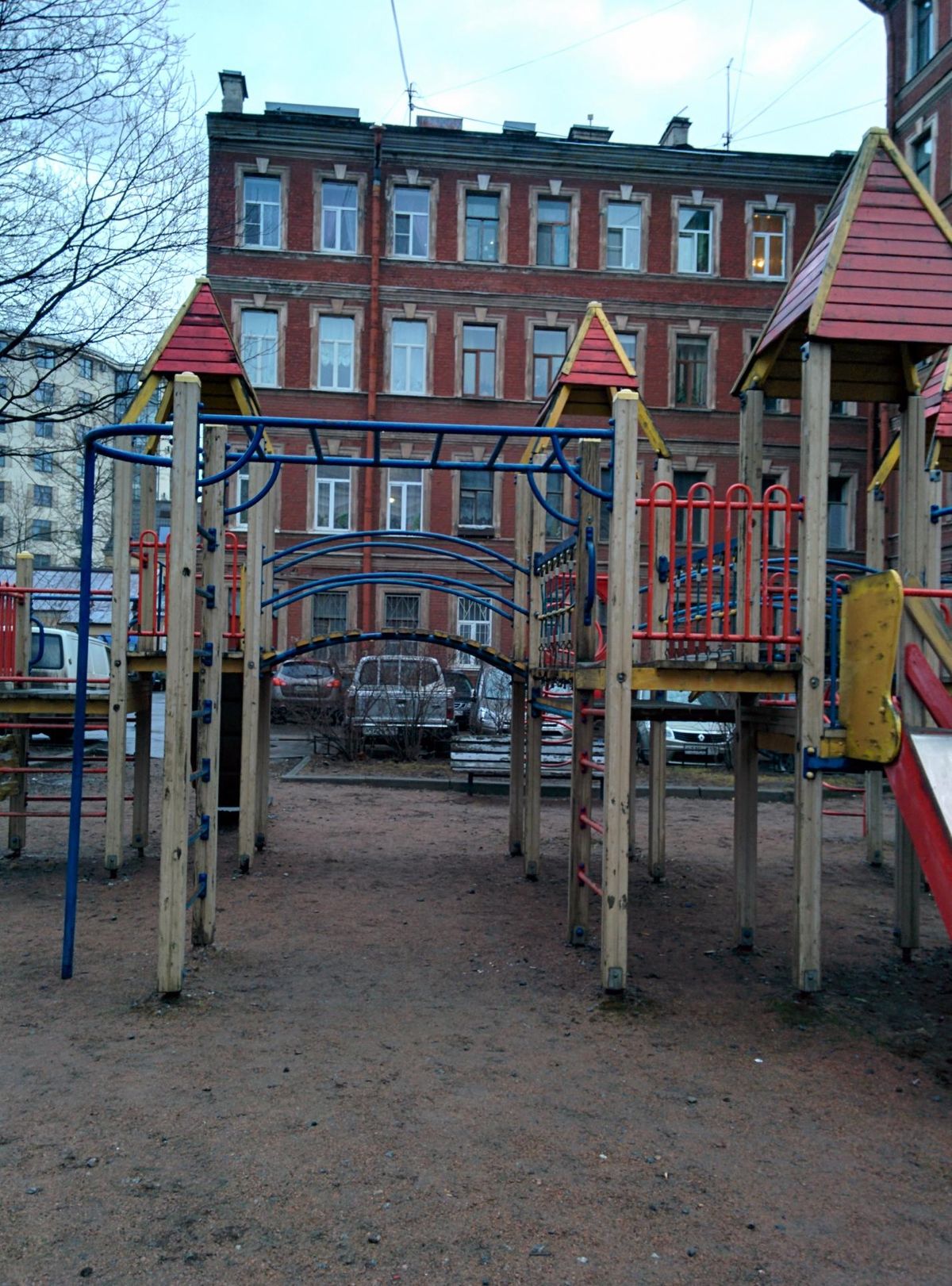 Outdoor Gym - Saint Petersburg - Saint Petersburg - Street Workout Park - 12-Я Красноармейская Улица - Russia - Spot