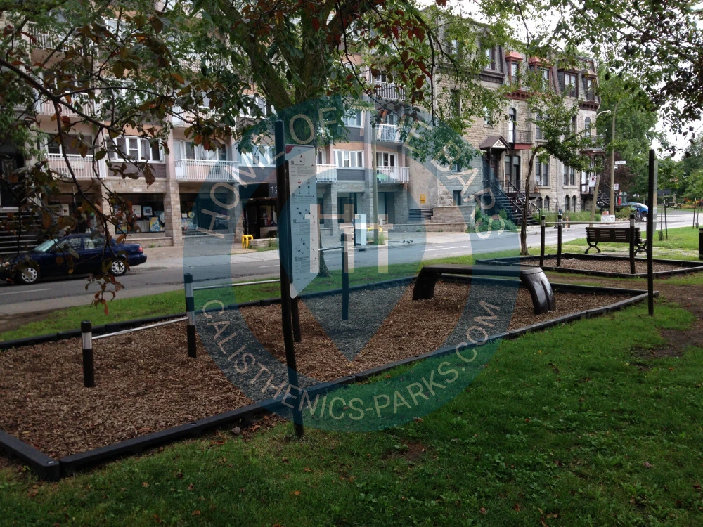 Montréal - Fitness Trail - Place Henri-Dunant - Canada - Spot