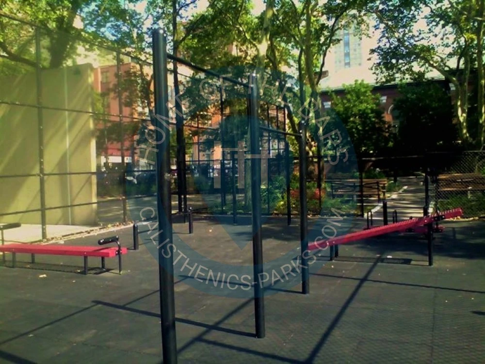 New York (Brooklyn) - Outdoor Calisthenics Gym - McLaughlin Park - United States - Spot