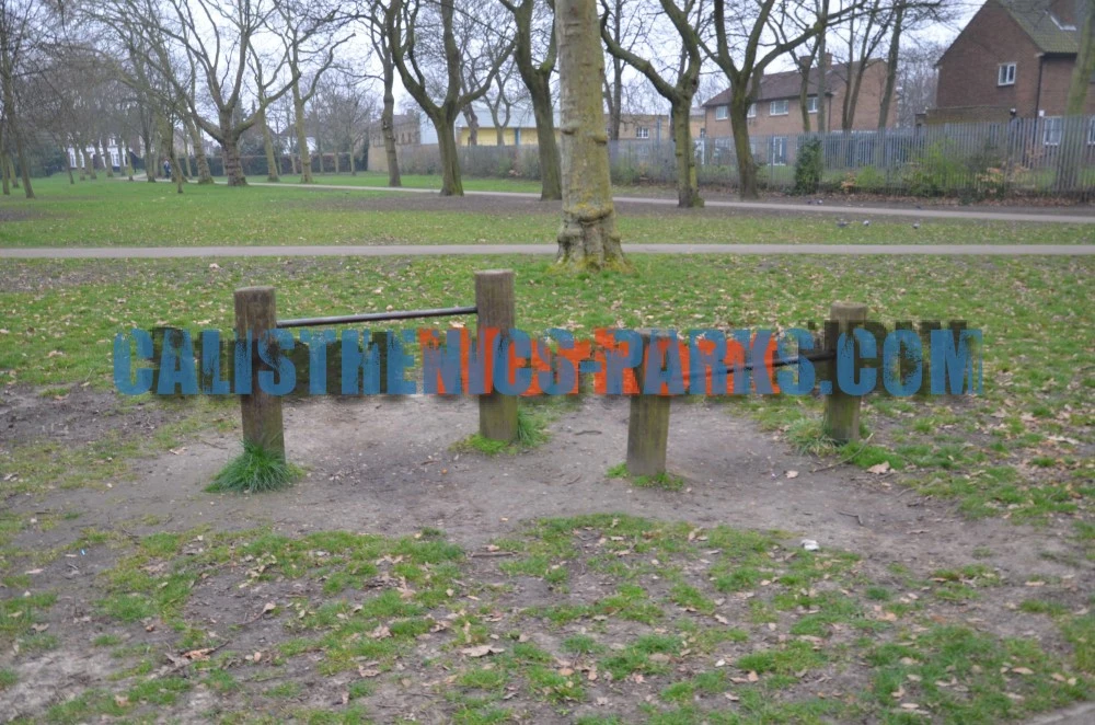 London – Street Workout Park – West Ham Park - United Kingdom - Spot