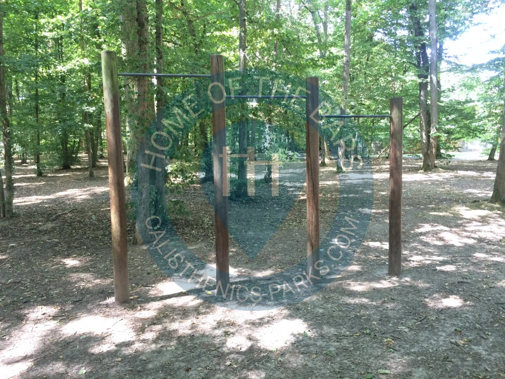 Leudeville - Outdoor Pull Up Bars - France - Spot