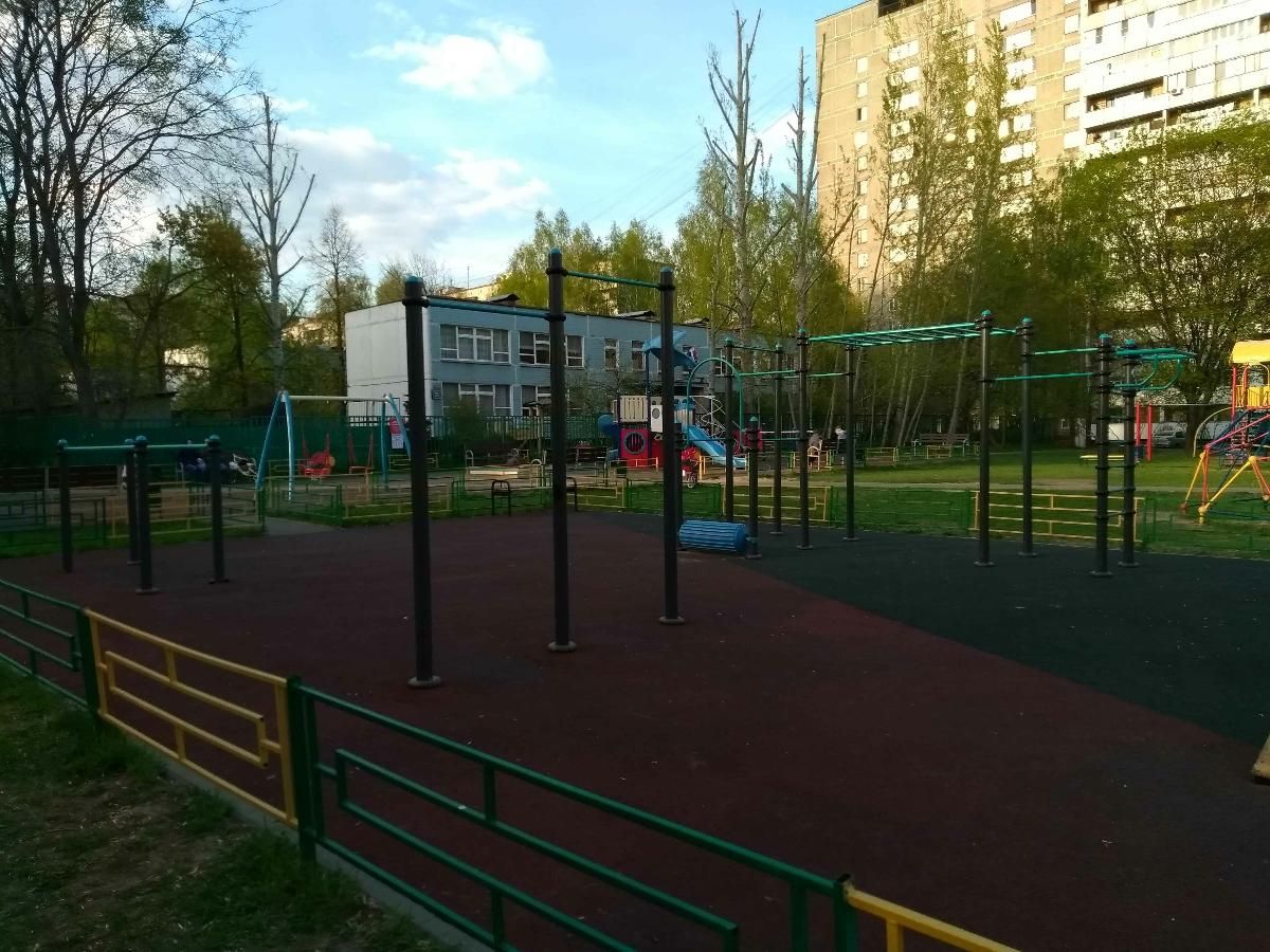 Calisthenics park in 12, улица Бестужевых, район Отрадное, Москва, Центральный федеральный округ, 127566, Россия