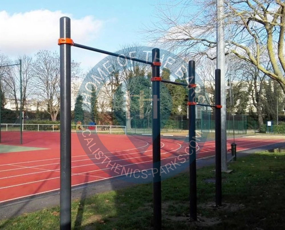 Versailles - Outdoor Pull Up Bars - Stade des Chantiers - France - Spot