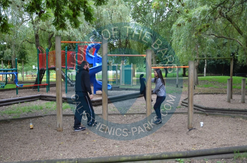 London - Outdoor Exercise Station - Kenton - United Kingdom - Spot