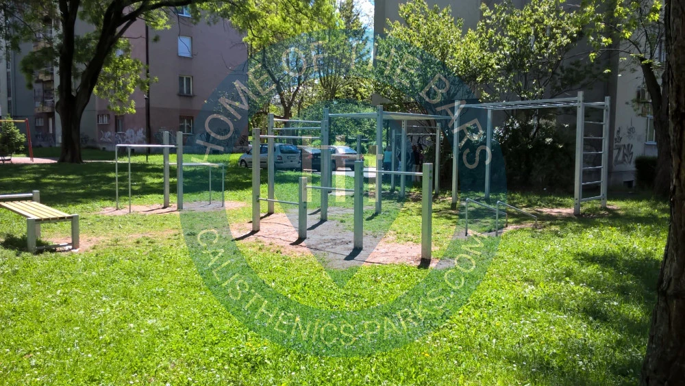 Tuzla - Street Workout Equipment - Aleja Alije Izetbegovića - Bosnia and Herzegovina - Spot