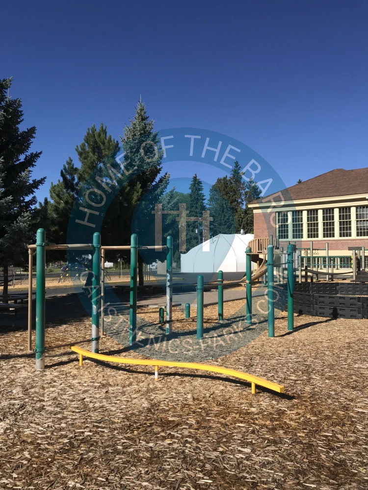 Bend (Oregon) - Outdoor Gym - Kenwood School - United States - Spot