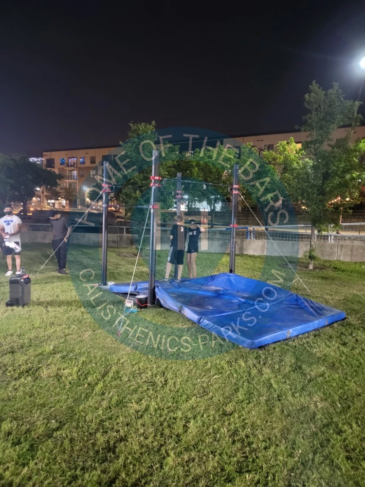 Exercise Park - Dallas - Bars at city futsal - United States - Spot