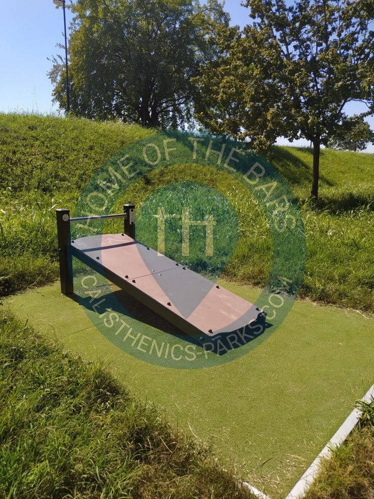 Calisthenics park in 
Address
                                    Lungargine Scaricatore 30, 35124 Padua Padua, Italy
                            