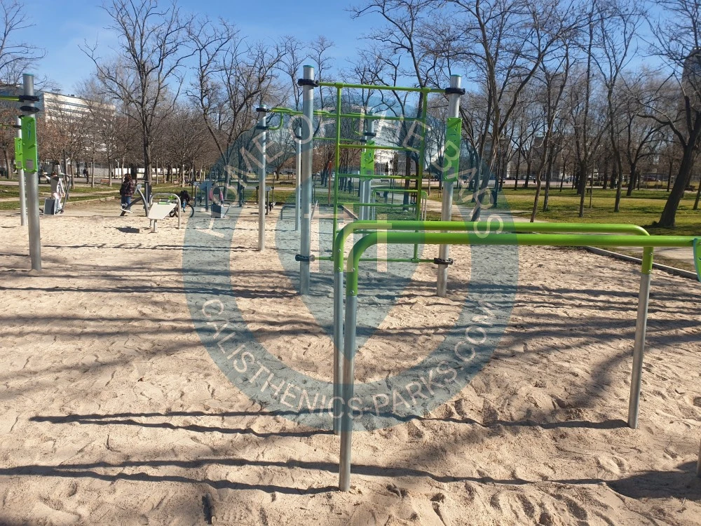 Calisthenics park in Av. Poblados - Expropiación, Avenida de los Poblados, Orcasitas, Usera, Madrid, Comunidad de Madrid, 28041, España