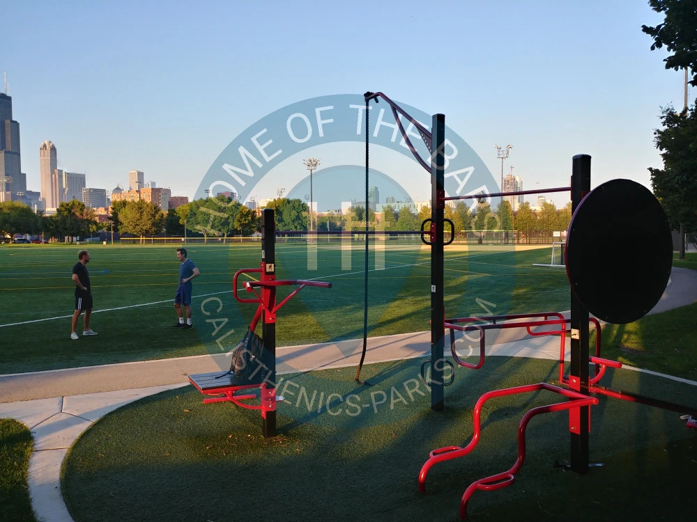 Chicago - Outdoor Exercise Station - UIC South Fields - United States - Spot