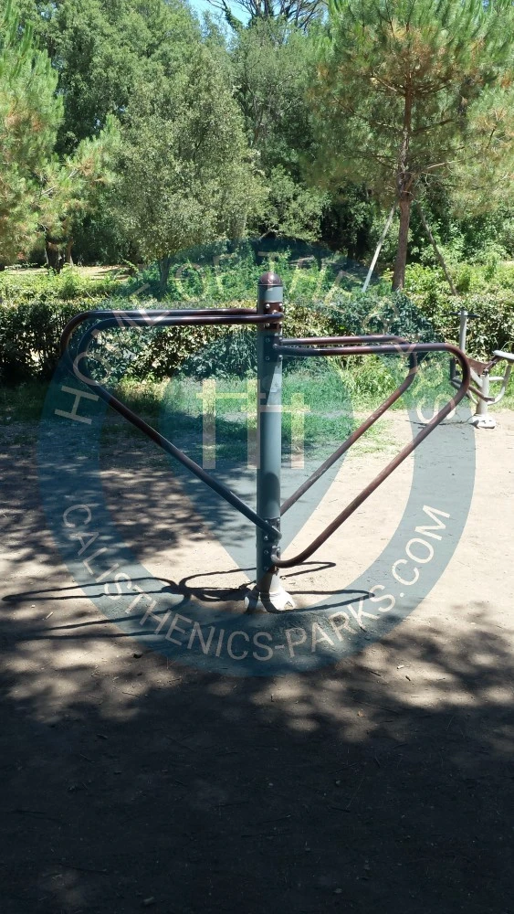 Calisthenics park in Viale Francesco Luigi Ferrari, Parioli, Municipio Roma II, Roma, Roma Capitale, Lazio, 00199, Italia