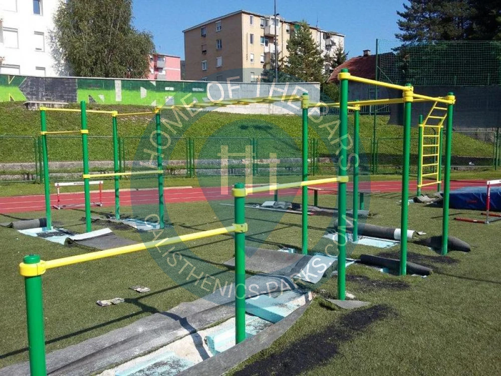 Calisthenics park in Gradski Stadion Breza "FK Rudar", Alije Izetbegovića, Vrankamen, Breza, Općina Breza, Zeničko-dobojski kanton, Federacija Bosne i Hercegovine, 71370, Bosna i Hercegovina / Босна и Херцеговина
