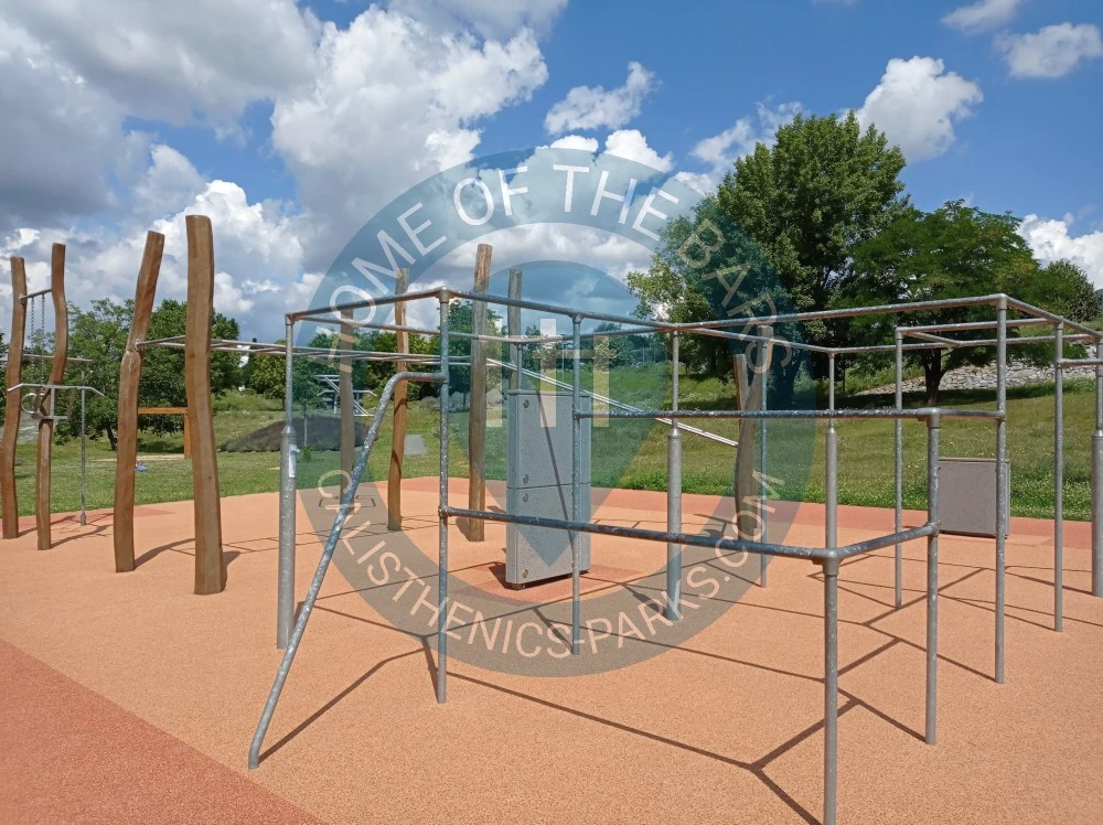 Calisthenics park in 902/11, Dědická, Slatina, Brno, okres Brno-město, Jihomoravský kraj, Jihovýchod, 627 00, Česko