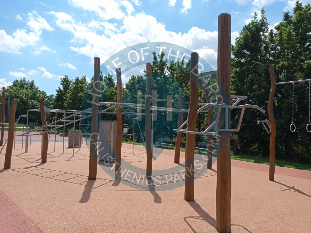 Calisthenics park in 902/11, Dědická, Slatina, Brno, okres Brno-město, Jihomoravský kraj, Jihovýchod, 627 00, Česko