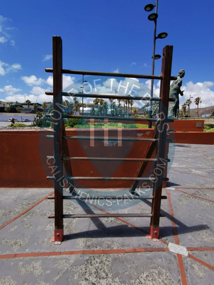 Calisthenics park in Alfredo Kraus, Plaza De Los Jardines Del Atlantico, Guanarteme, Las Palmas de Gran Canaria, Las Palmas, Canarias, 35010, España