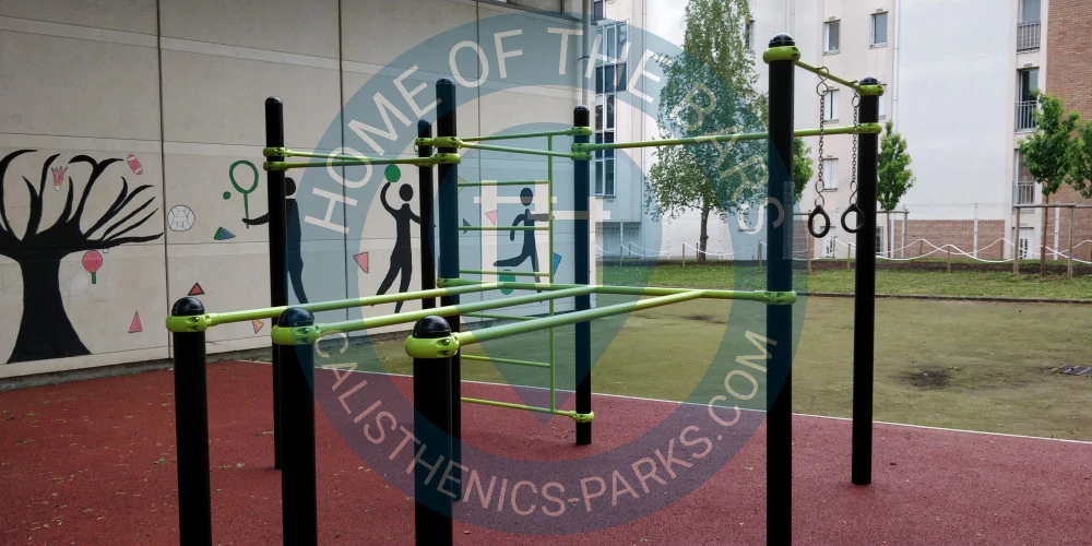 Outdoor Gym - Paris - Centre sportif porte Chaumont - France - Spot