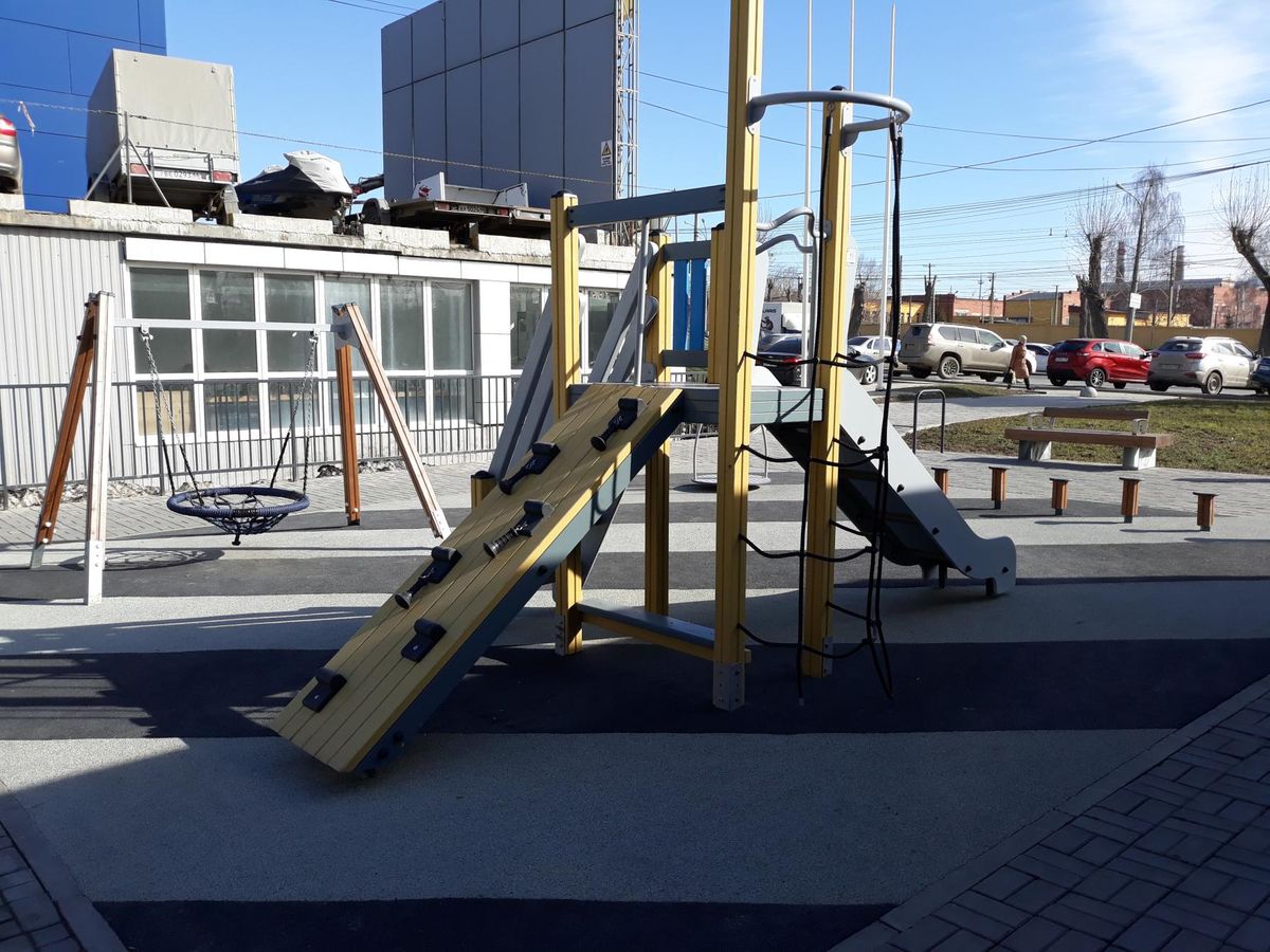 Outdoor Gym - Yekaterinburg - Yekaterinburg - Fitness Park - Автосалон Fiat-Авантайм - Russia - Spot