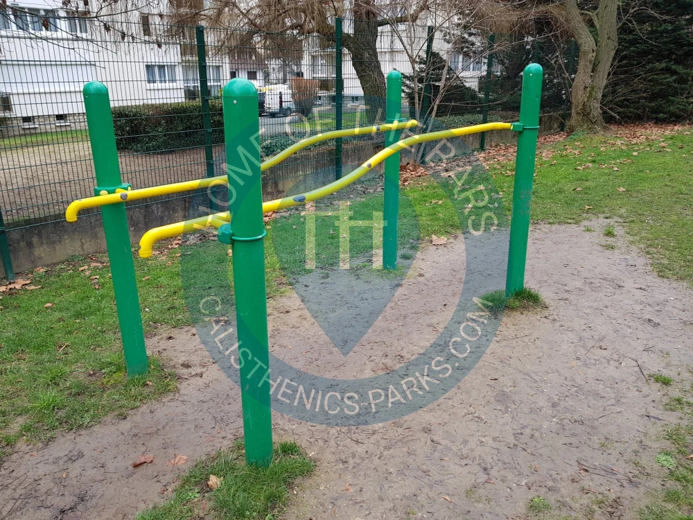Calisthenics park in Le Bourget, Le Raincy, Seine-Saint-Denis, Île-de-France, France métropolitaine, 93350, France