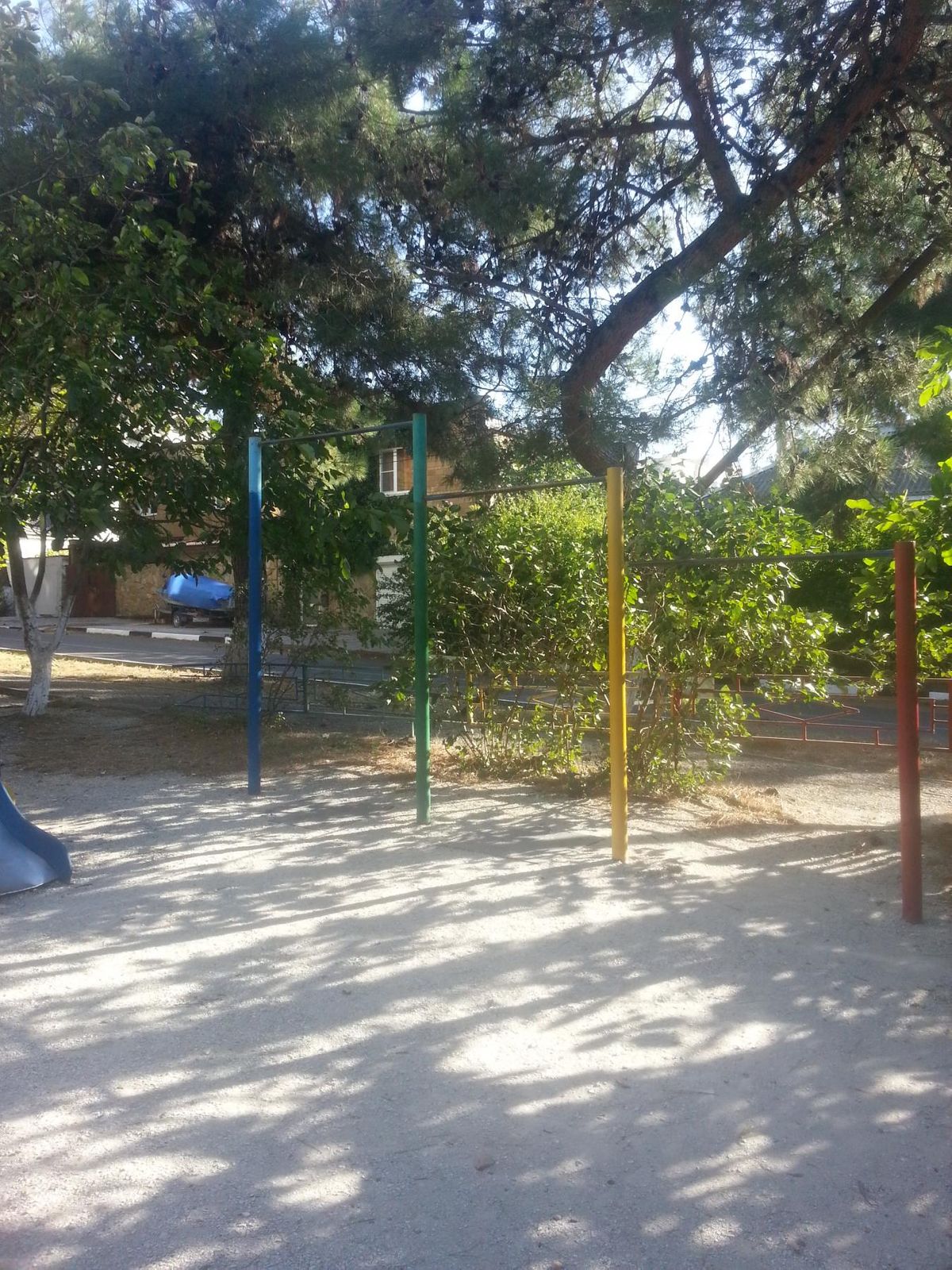 Calisthenics park in 21А, Молодёжная улица, микрорайон Парус, Геленджик, городской округ Геленджик, Краснодарский край, Южный федеральный округ, 353461, Россия