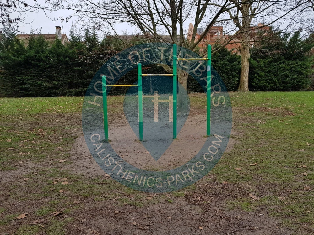 Calisthenics park in Le Bourget, Le Raincy, Seine-Saint-Denis, Île-de-France, France métropolitaine, 93350, France