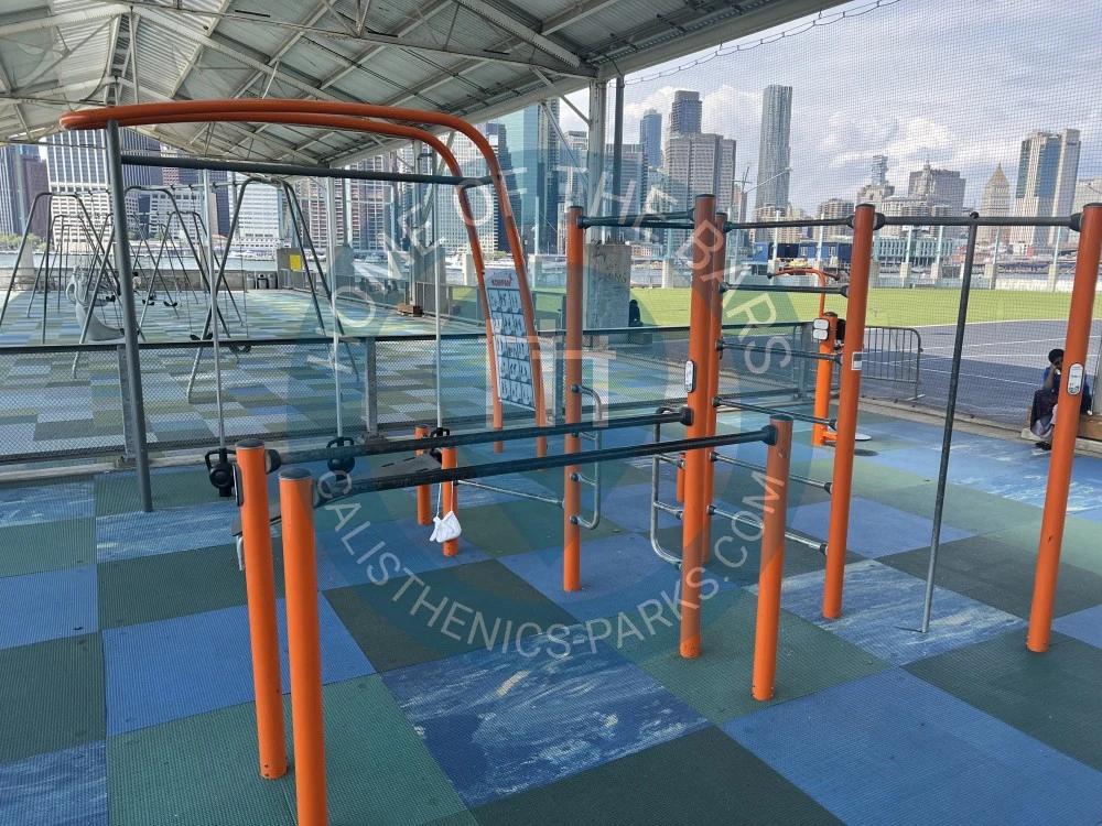 Calisthenics park in Pier 2, Brooklyn Bridge Park Greenway, Manhattan Community Board 1, Manhattan, New York County, City of New York, New York, 11201, United States