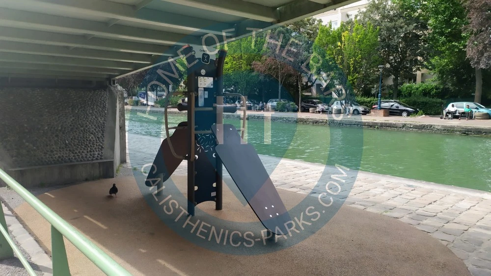 Workout Station - Pantin - Abs benches - France - Spot
