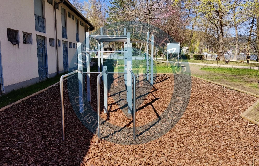 Calisthenics park in Promenadenbad Pörtschach, Peter Alexander Steg, Pörtschach am Wörther See, Bezirk Klagenfurt-Land, Kärnten, 9210, Österreich