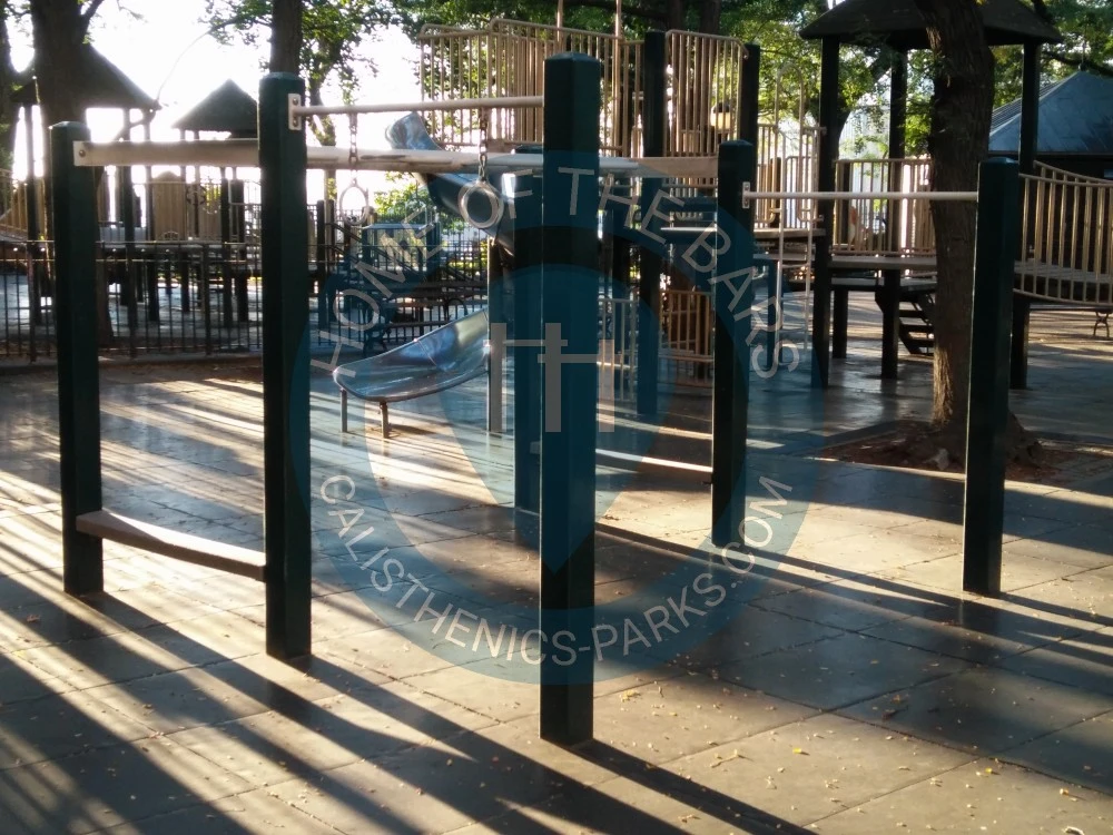 New York City - Outdoor Fitness Place - Pierrepont Playground's workout facility - United States - Spot