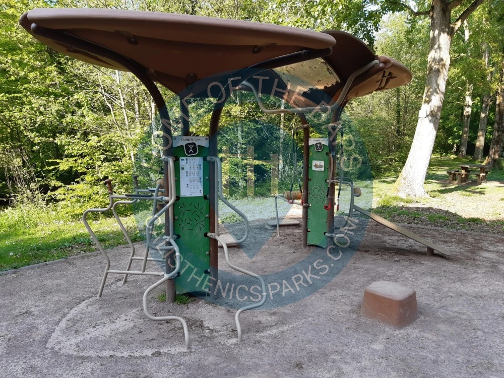 Outdoor Pull Up Bars - Mondeville - Parc du Biez - Module fitness - France - Spot