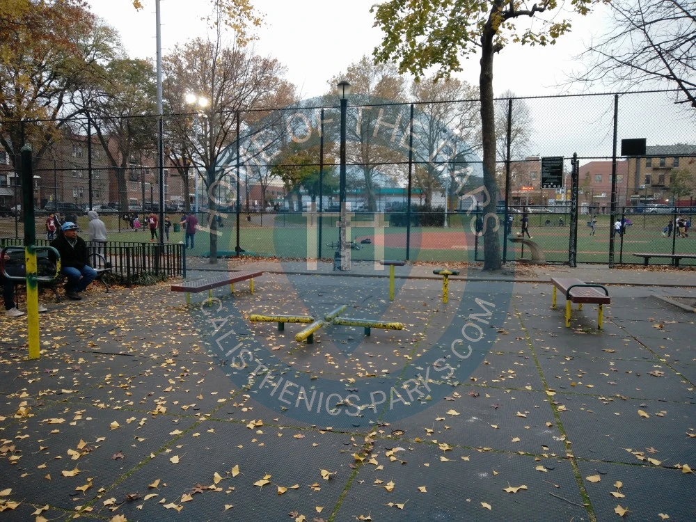 Calisthenics park in 103-01, 42nd Avenue, Corona, Queens, City of New York, New York, 11368, United States