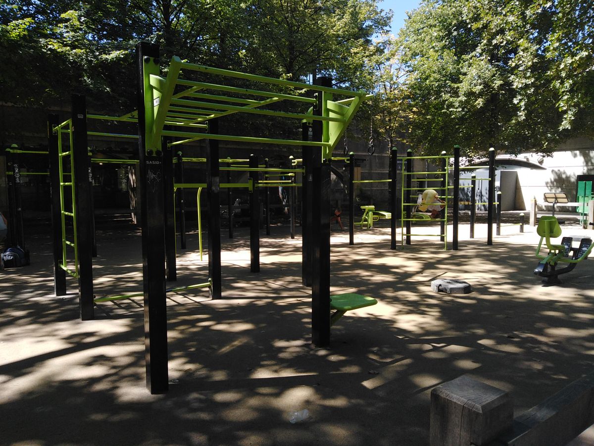 Paris - Calisthenics Park - Parc de Bercy - France - Spot