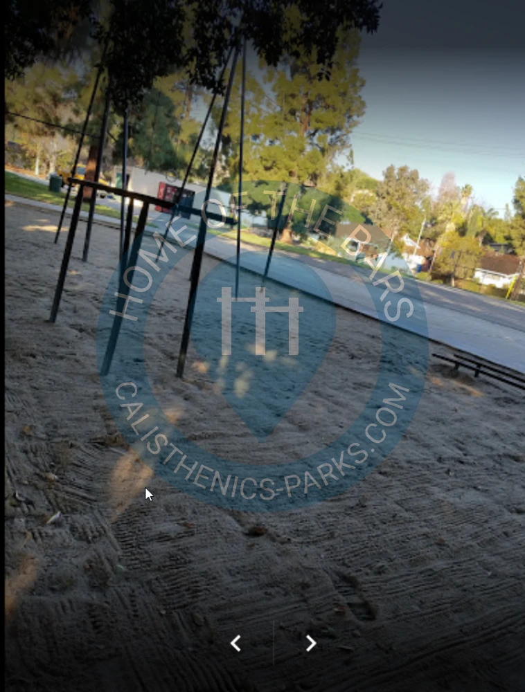 Outdoor Pull Up Bars - West Hills - Outdoor Gym Mae Boyar Recreation Center - United States - Spot