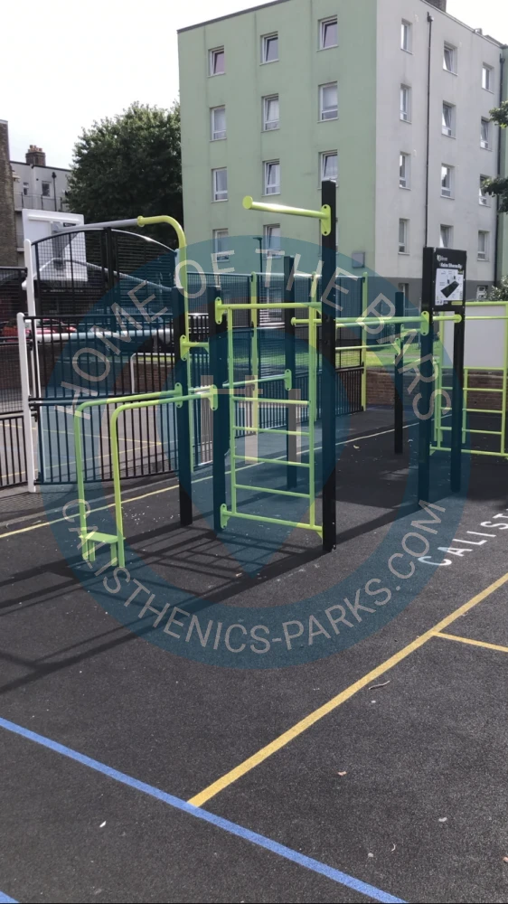 Calisthenics Stations - London - Blaker Court freestyle calisthenics and weights apparatus - United Kingdom - Spot