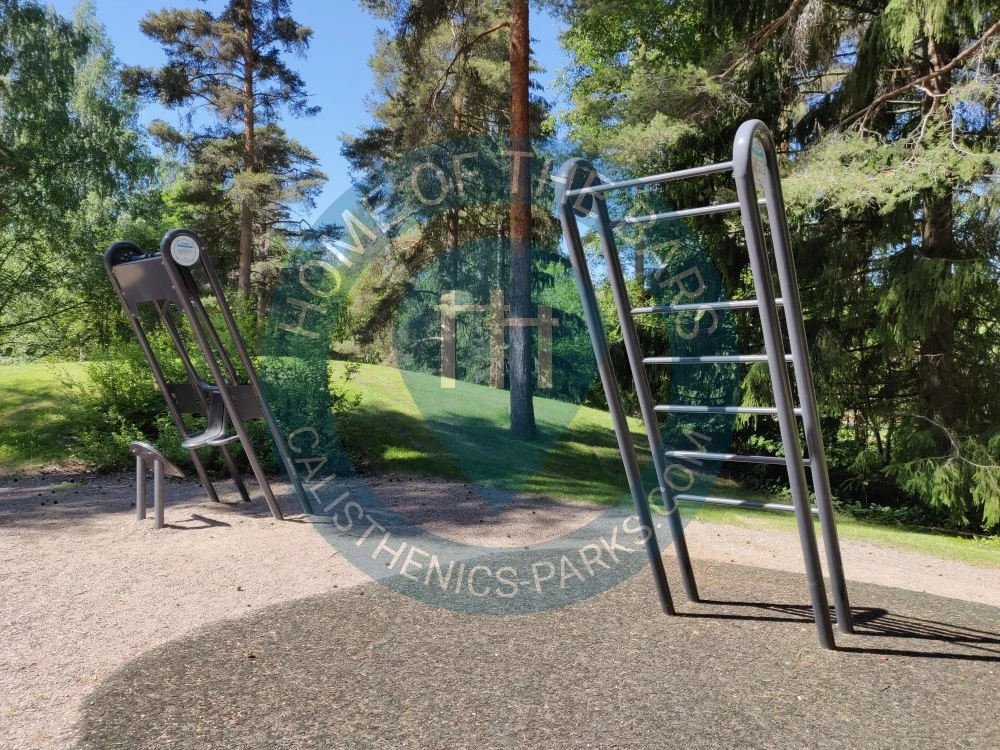 Public Pull Up Bars - Lahti - Outdoor Fitness Park Kankolanpuisto - Finland - Spot