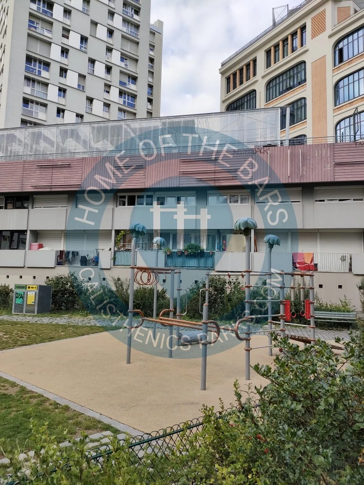 Calisthenics Facility - Paris - Outdoor Fitness Square Elisa Borey - France - Spot