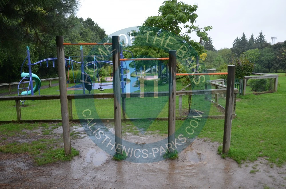 London - Outdoor Fitness gym - Hanger Hill Park - United Kingdom - Spot