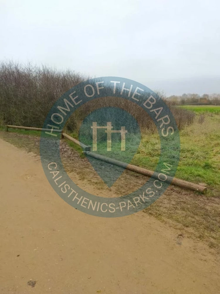 Exercise Park - Ilford - Fitness trail Fairloop Waters Park - United Kingdom - Spot