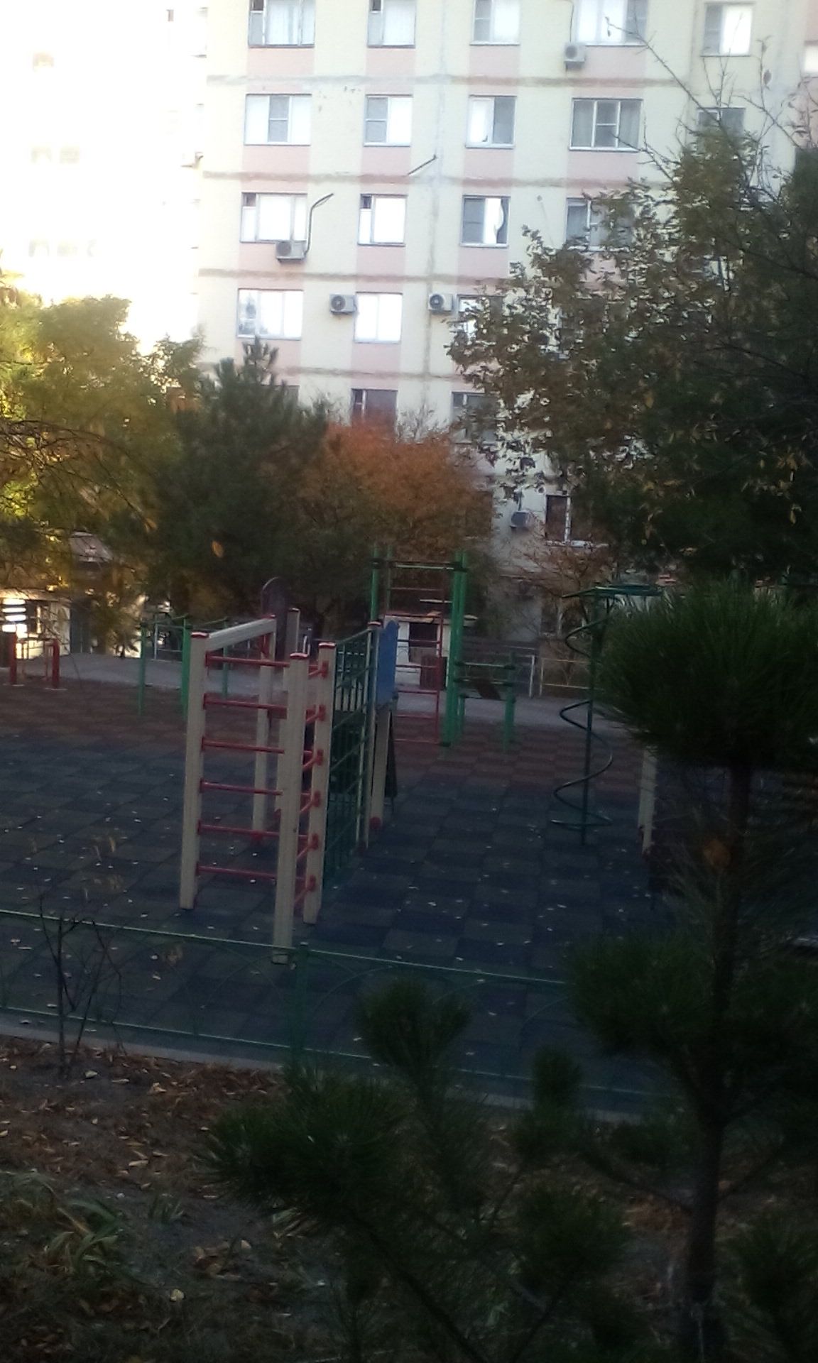 Calisthenics park in 21А, Молодёжная улица, микрорайон Парус, Геленджик, городской округ Геленджик, Краснодарский край, Южный федеральный округ, 353461, Россия