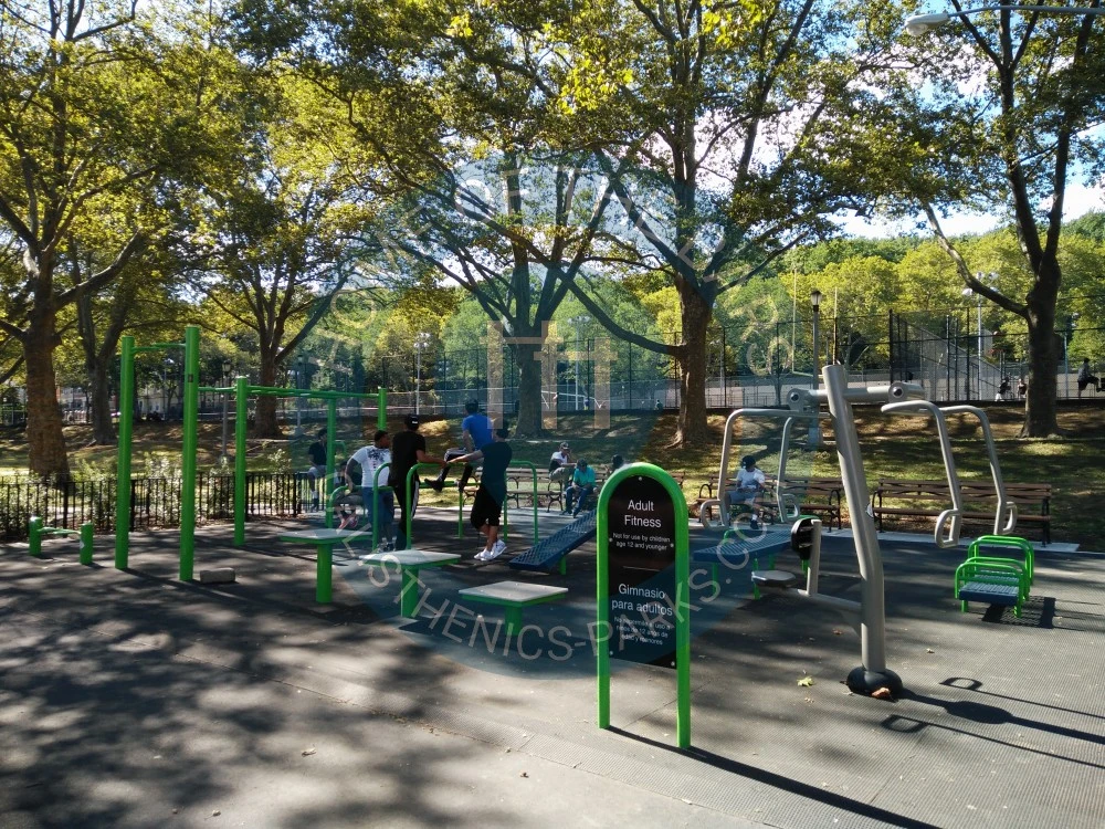 New York City - Adult Workout Stations - Jamaica Avenue - United States - Spot