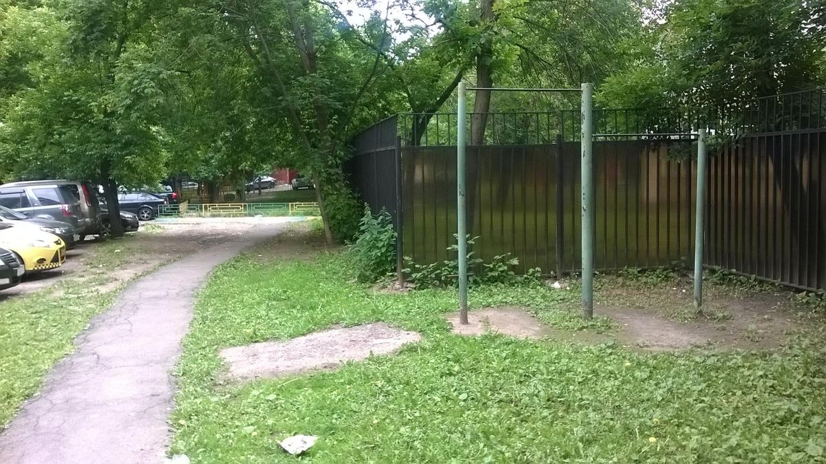 Calisthenics park in Школа № 2107. Здание школы "На Напрудном", Напрудный переулок, Мещанский район, Москва, Центральный федеральный округ, 129110, Россия