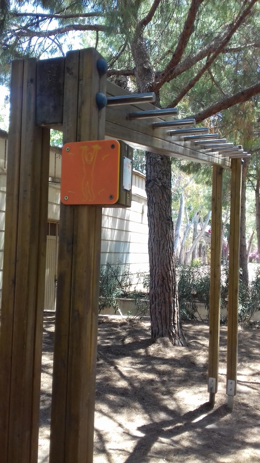 Valencia - Outdoor Exercise Gym - Jardi del Turia Tram XI - Spain - Spot