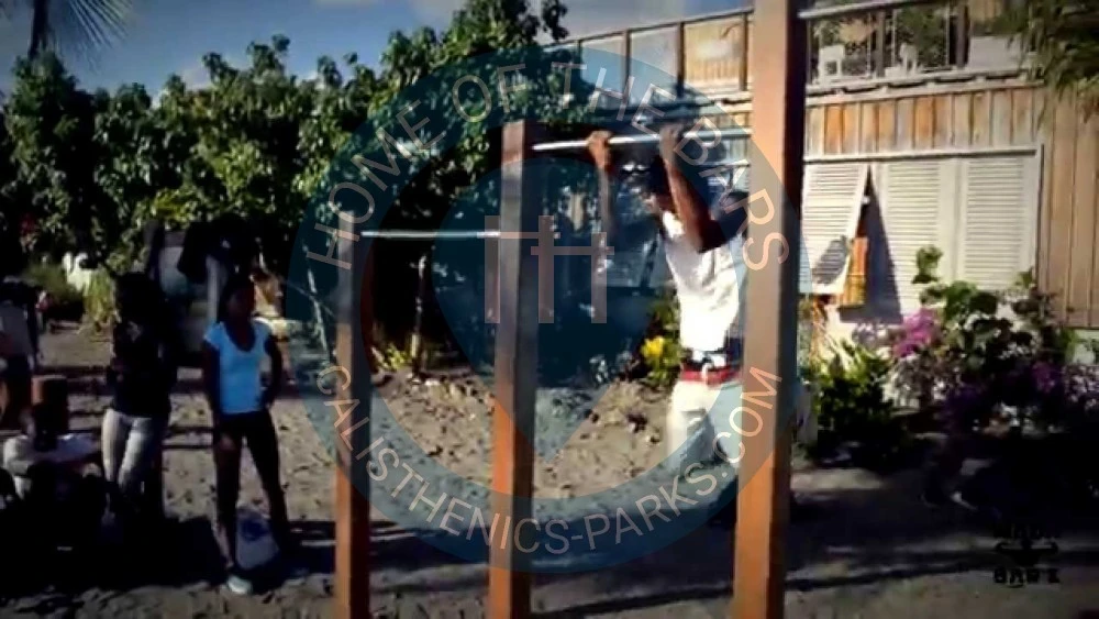 Martinique - Pull Up Bars - Avenue Anse Madame - France - Spot