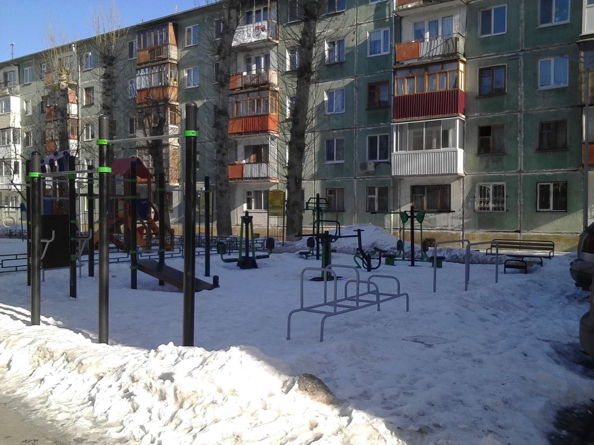 Outdoor Gym - Tyumen - Tyumen - Street Workout Park - ММАУ Городская Поликлиника 7 - Russia - Spot