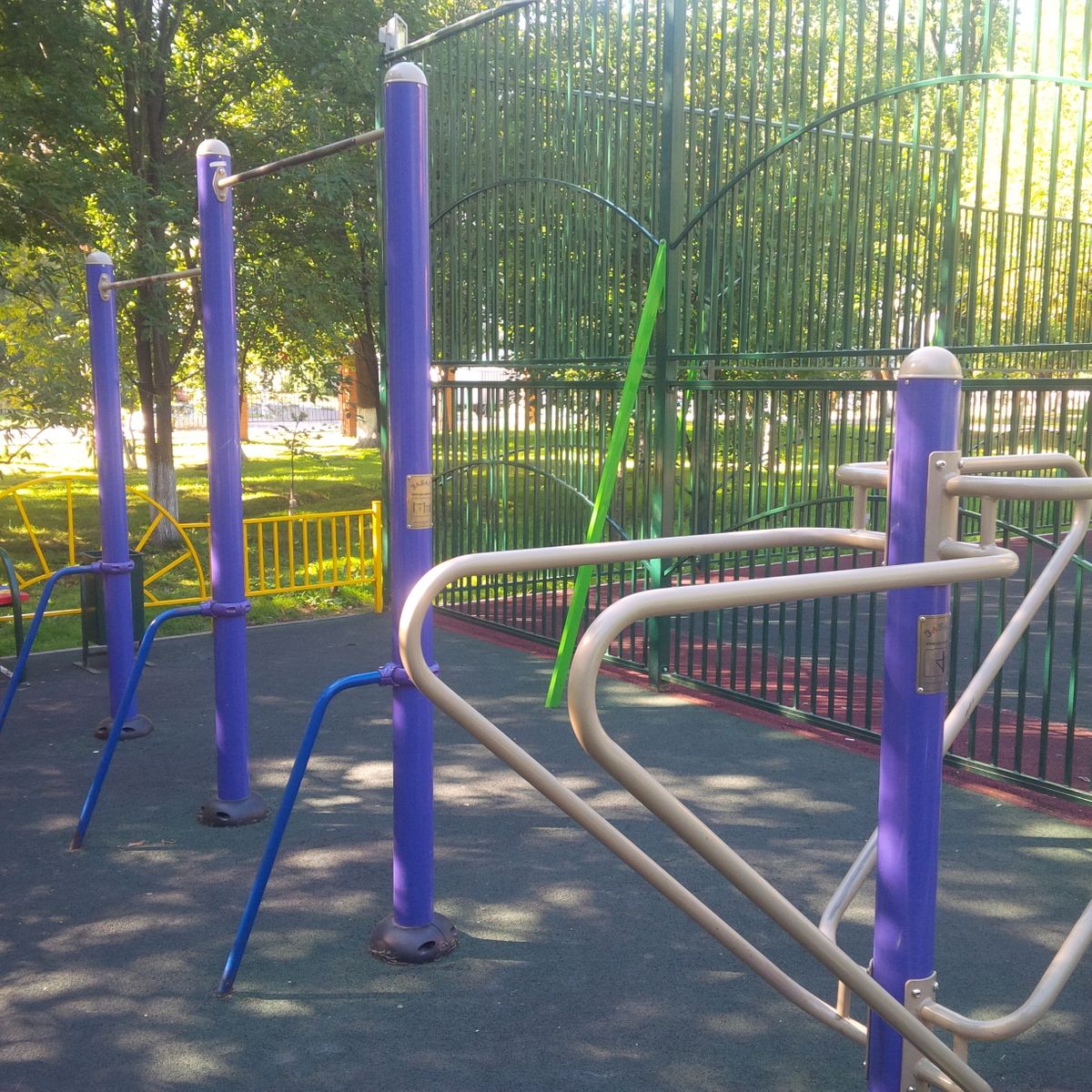 Calisthenics park in Ростелеком, Юбилейный проспект, 9-й микрорайон, Южный Реутов, Реутов, городской округ Реутов, Московская область, Центральный федеральный округ, 143969, Россия