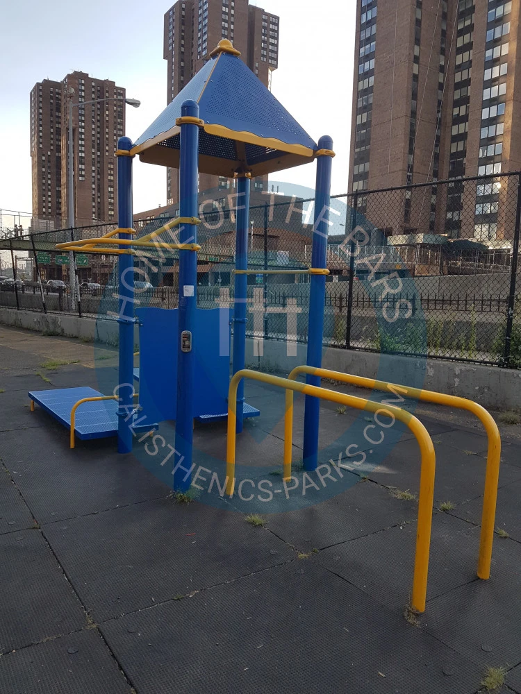 New York - Outdoor Gym - Asser Levy Park - United States - Spot